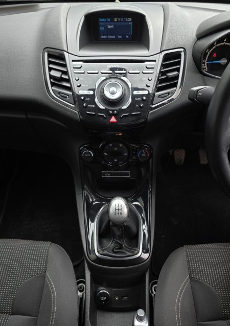 2015 Ford Fiesta - photo 13
