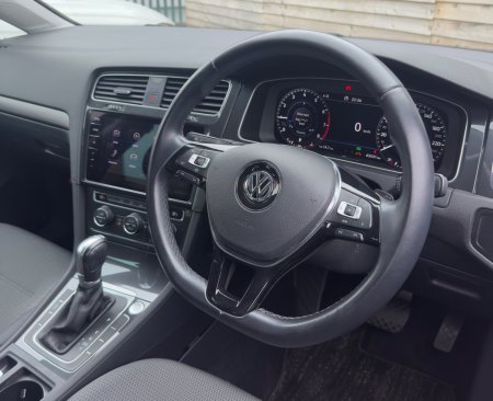 2019 Volkswagen Golf - photo 8