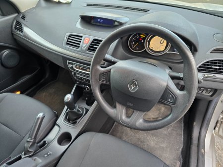 2011 Renault Fluence - photo 12