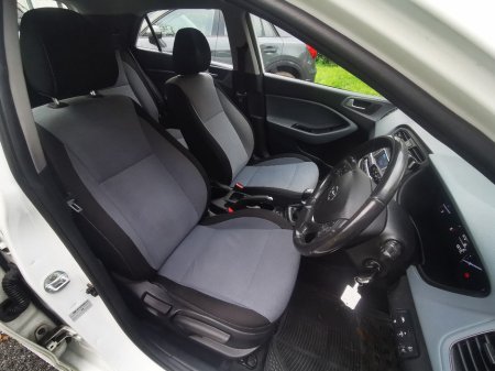 2016 Hyundai i20 - photo 13