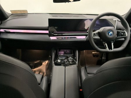 2026 BMW 5-Series - photo 4