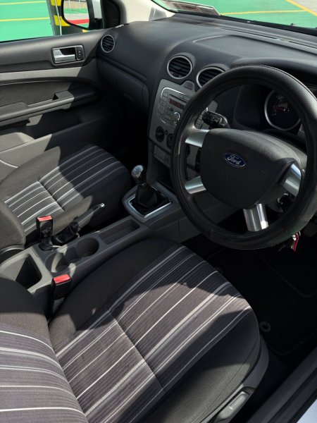 2009 Ford Focus - photo 9