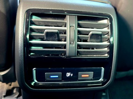 2017 Volkswagen Passat - photo 14
