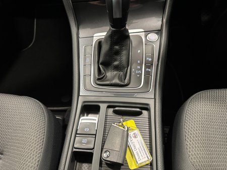 2020 Volkswagen Golf - photo 32