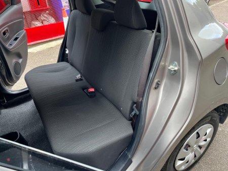 2019 Toyota Vitz - photo 17