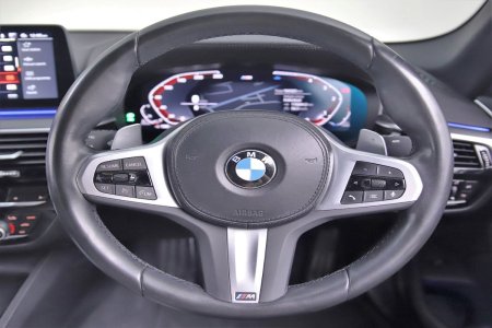 2023 BMW 5-Series - photo 17