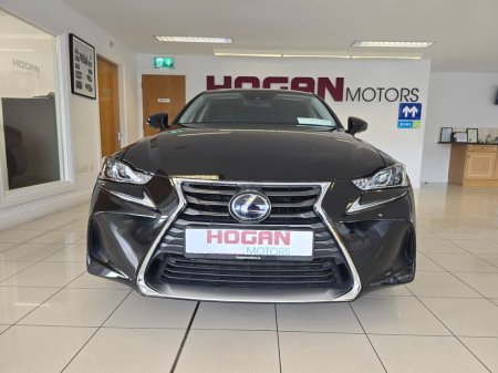 2019 Lexus IS - photo 2