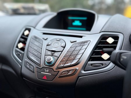 2015 Ford Fiesta - photo 6