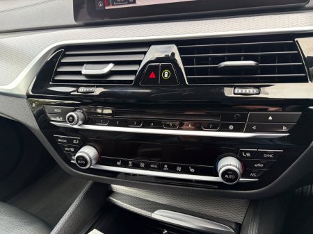 2018 BMW 5-Series - photo 18
