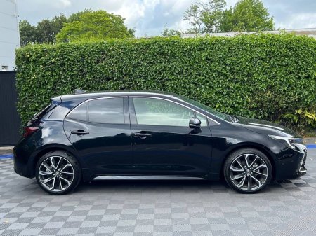 2025 Toyota Corolla - photo 2