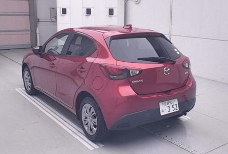 2017 Mazda Demio - photo 2