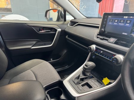 2021 Toyota RAV4 - photo 12