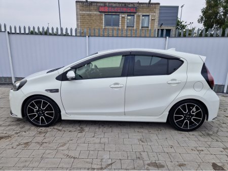 2015 Toyota Aqua - photo 6