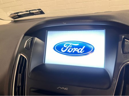 2016 Ford Focus - photo 17