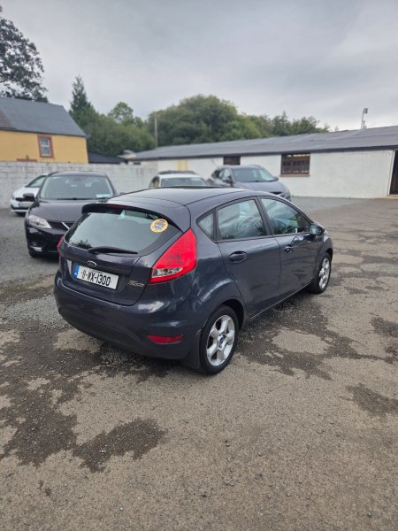 2011 Ford Fiesta - photo 10