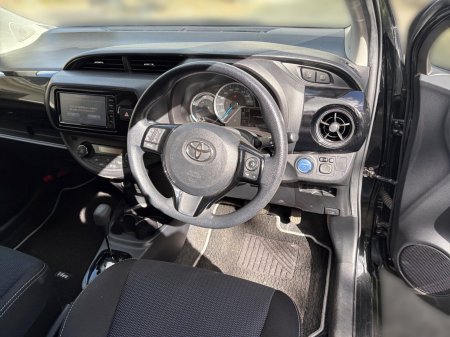 2018 Toyota Vitz - photo 4