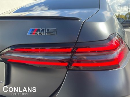 2025 BMW M5 - photo 18