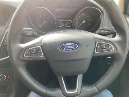2016 Ford Focus - photo 15