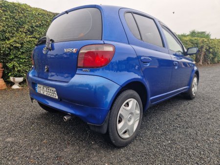 2002 Toyota Yaris - photo 3