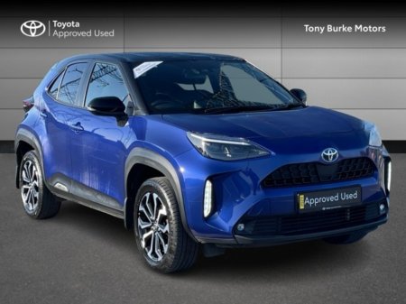 2023 Toyota Yaris Cross LunaSport - BiTone - 1.5 Hybrid - Automatic - 1 Owner - Full TOYOTA Service History // Remote Centra