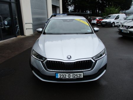 2023 Skoda Octavia - photo 2