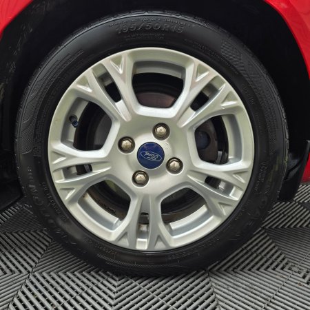 2016 Ford Fiesta - photo 9