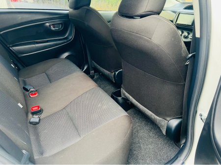 2020 Toyota Vitz - photo 11