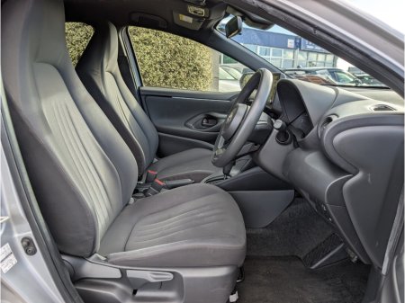 2021 Toyota Yaris - photo 13