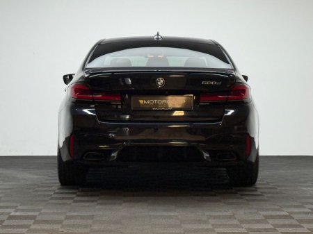 2022 BMW 5-Series - photo 6