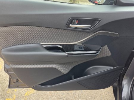 2023 Toyota C-HR - photo 12