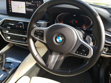2023 BMW 5-Series - photo 6