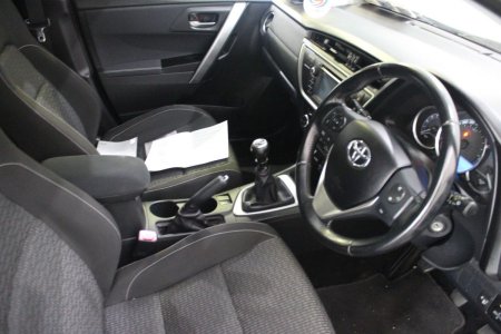 2015 Toyota Auris - photo 20