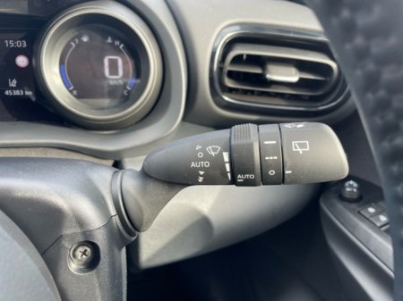 2023 Toyota Yaris - photo 17