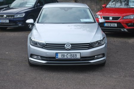 2019 Volkswagen Passat - photo 2