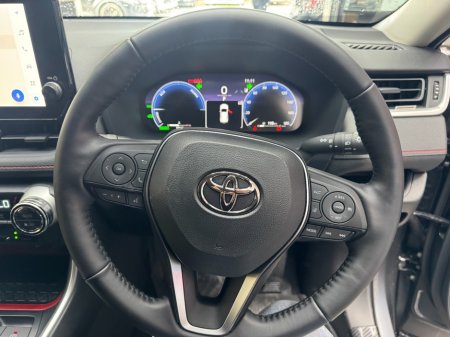 2025 Toyota RAV4 - photo 8