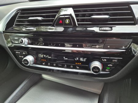 2020 BMW 5-Series - photo 16