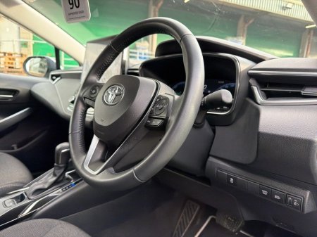 2025 Toyota Corolla - photo 11