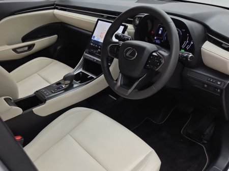 2024 Lexus LBX - photo 9