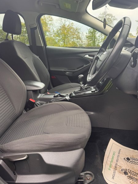 2016 Ford Focus - photo 14