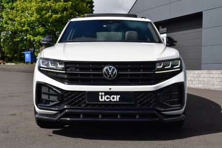 2024 Volkswagen Touareg - photo 2