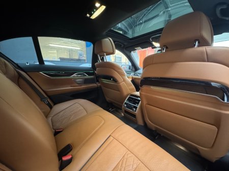 2021 BMW 7-Series - photo 17