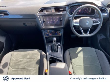 2023 Volkswagen Tiguan - photo 2