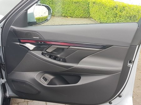 2026 BMW 5-Series - photo 21