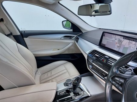 2021 BMW 5-Series - photo 12