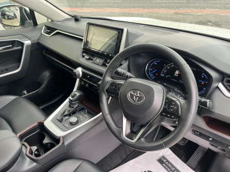 2020 Toyota RAV4 - photo 9