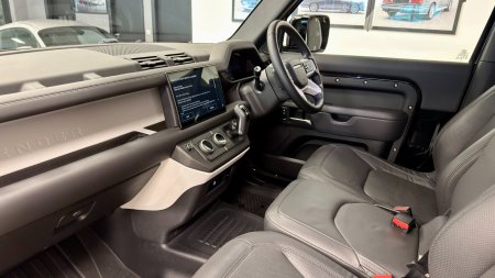 2025 Land Rover Defender - photo 11