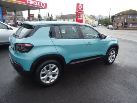 2025 Jeep Avenger - photo 8