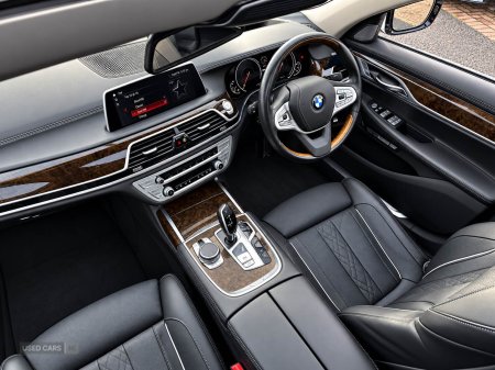 2017 BMW 7-Series - photo 10