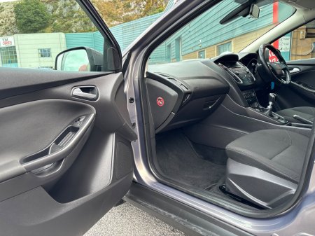 2015 Ford Focus - photo 17