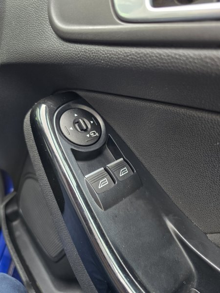 2015 Ford Fiesta - photo 20
